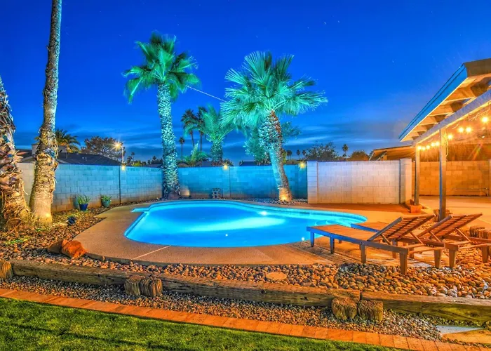 4 Palms